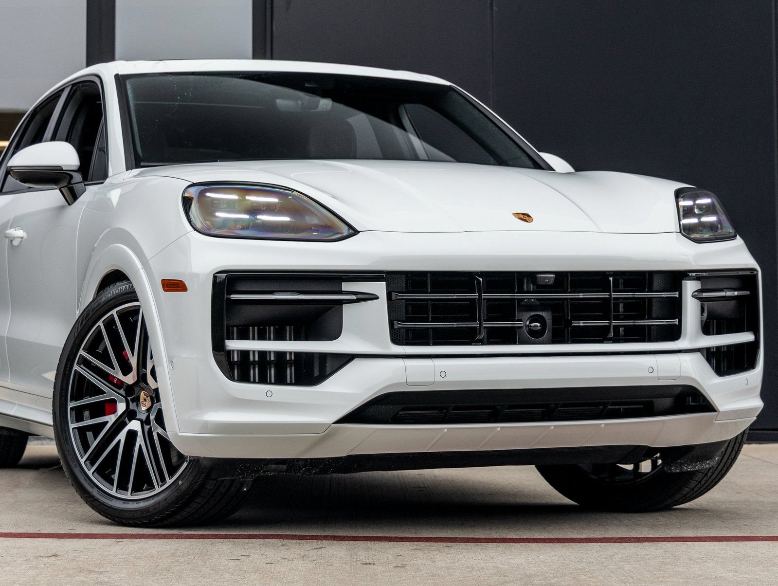 Certified 2026 Porsche Cayenne GTS AWD/4WD image 9