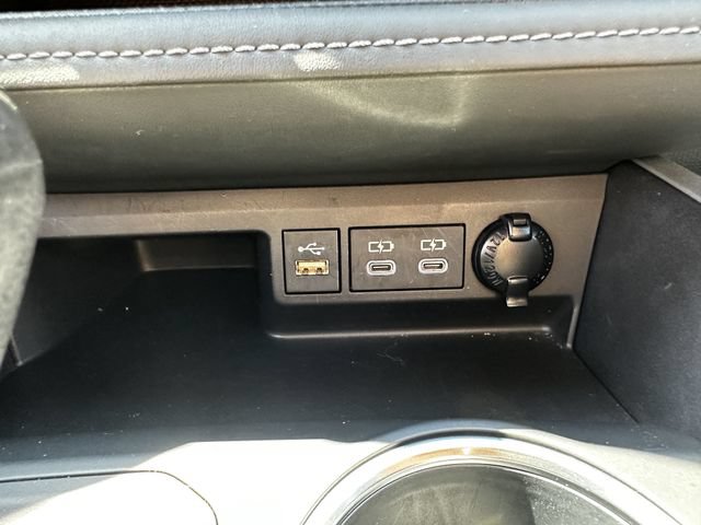 Used 2023 Toyota Highlander XLE AWD/4WD image 24