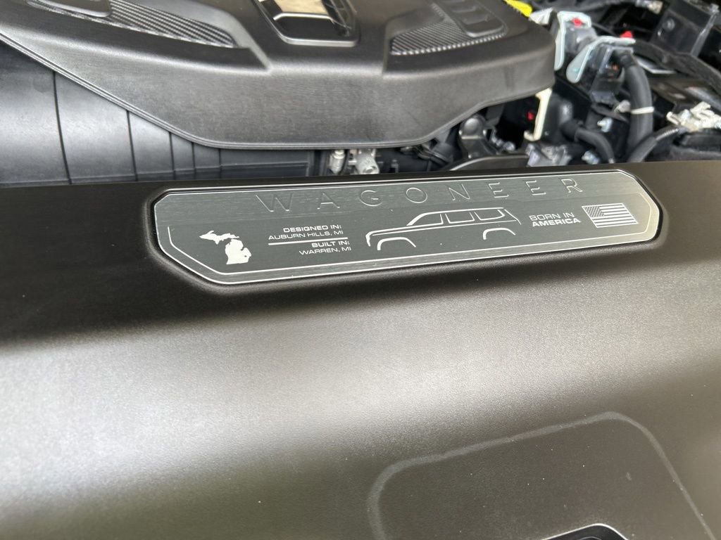 Used 2025 Jeep Wagoneer L Series II image 12