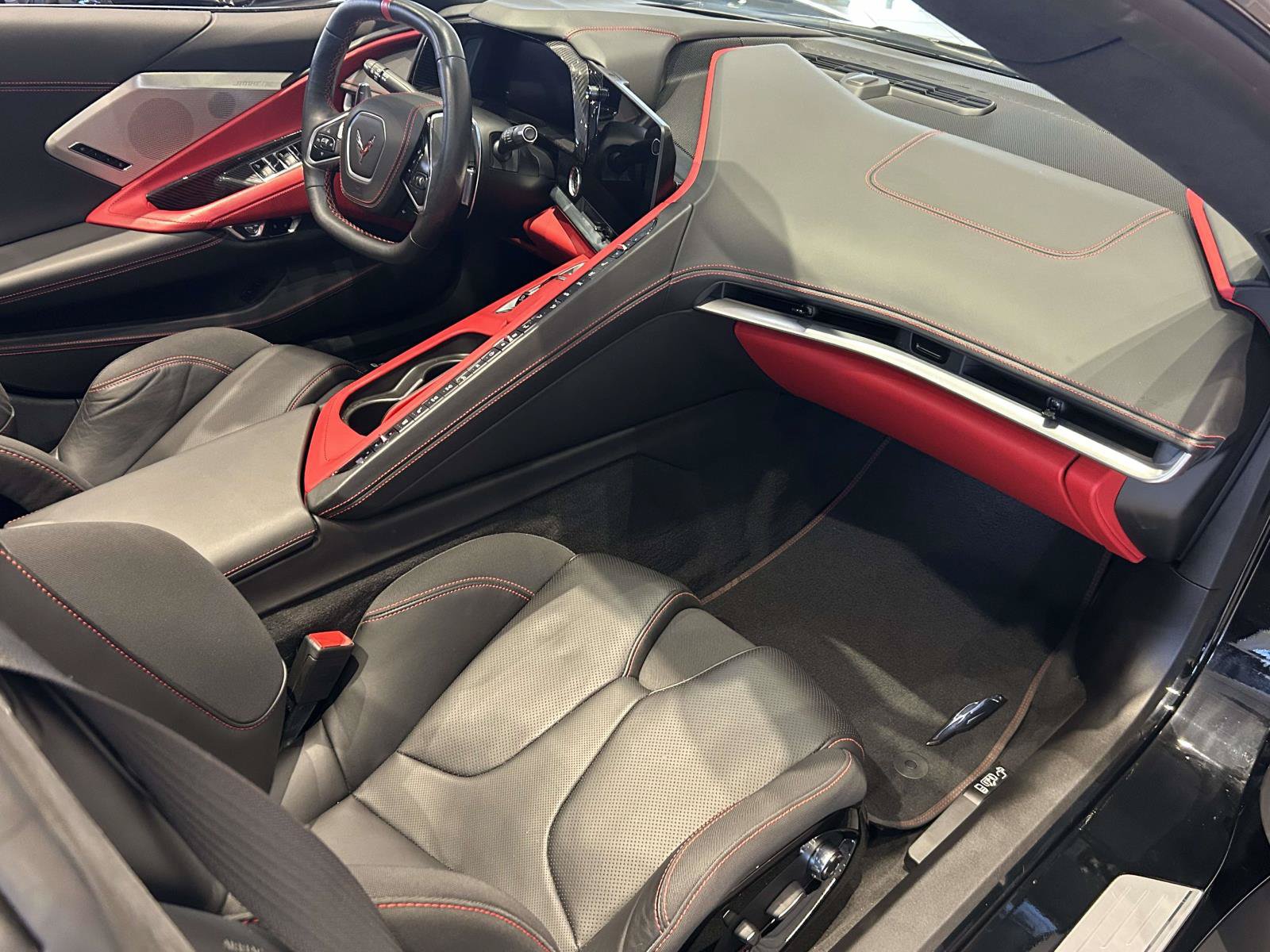 Used 2021 Chevrolet Corvette Stingray Premium Conv w/ Z51 Performance Package RWD image 13
