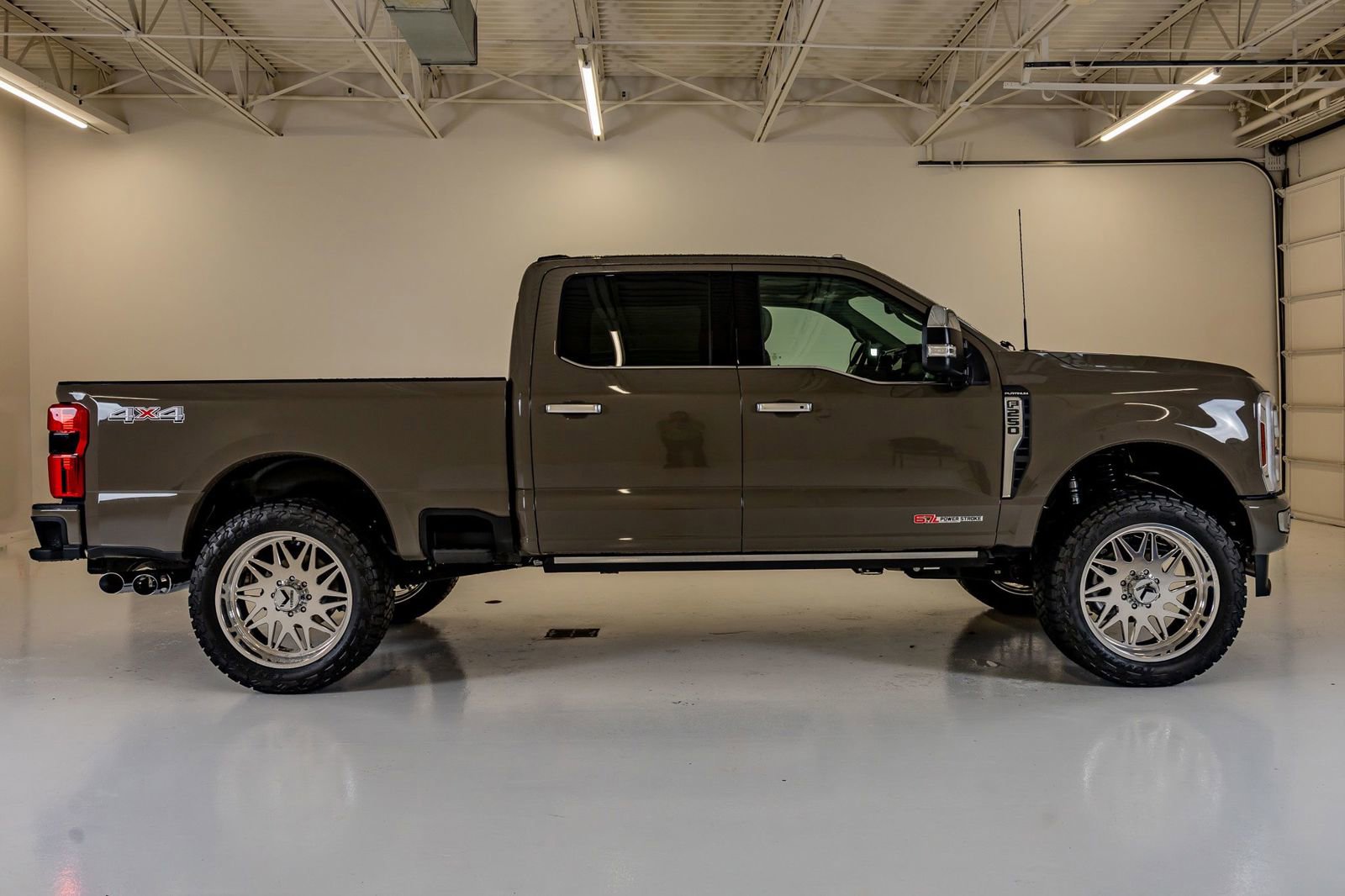 Used 2026 Ford F250 Platinum AWD/4WD image 11