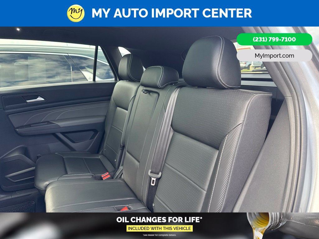 Used 2023 Volkswagen Atlas Cross Sport SEL R-Line AWD/4WD image 25