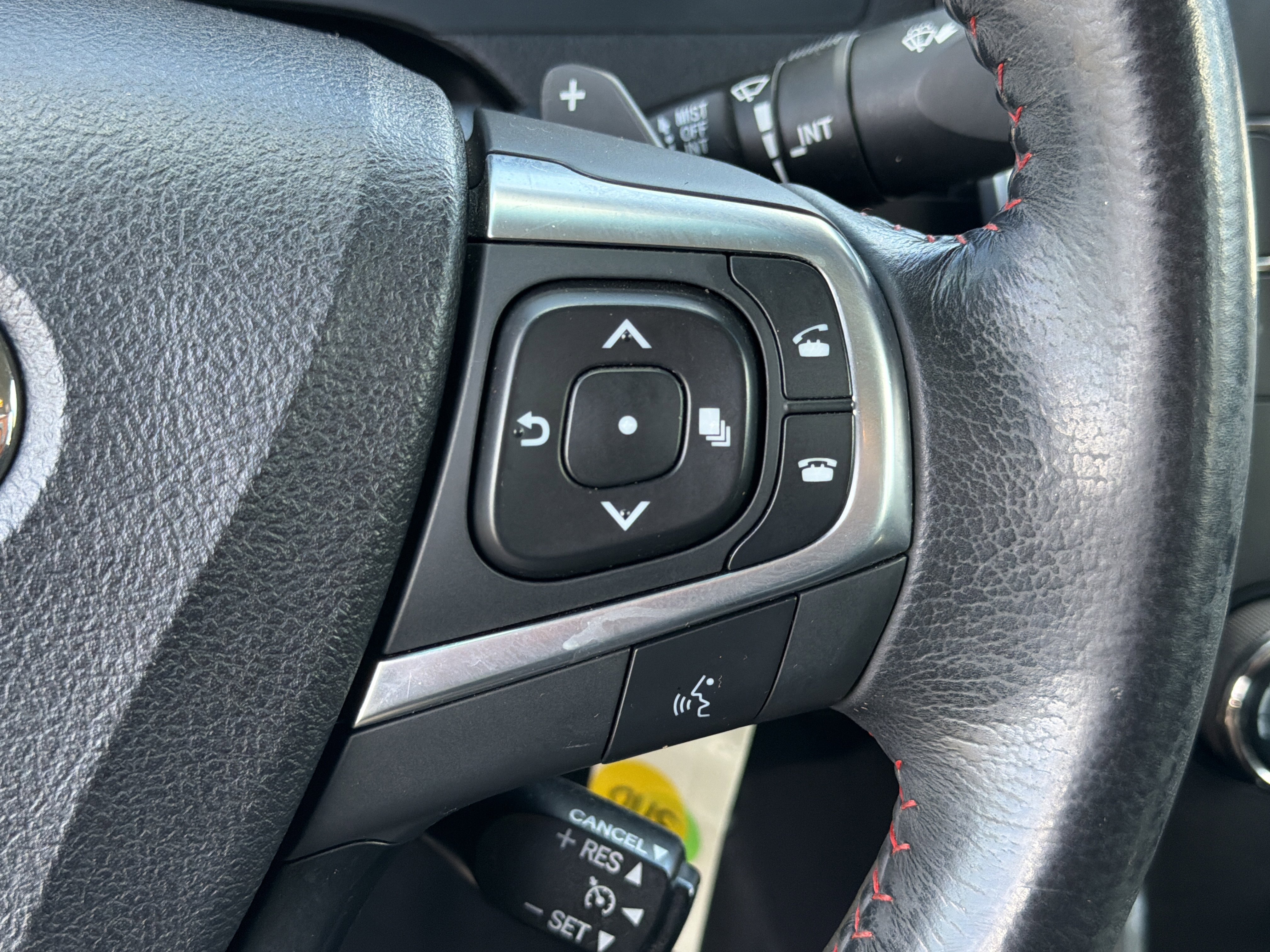 Used 2017 Toyota Camry SE image 40