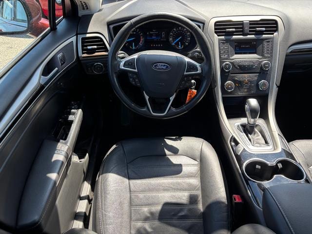 Used 2015 Ford Fusion SE FWD image 18