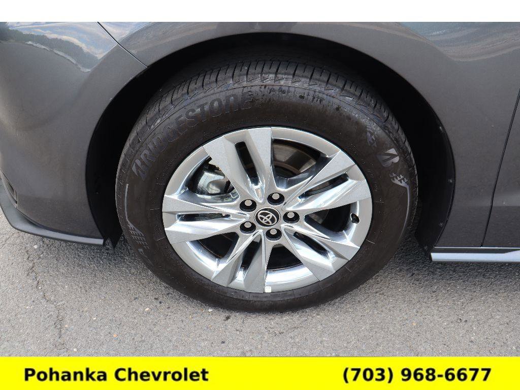 Used 2025 Toyota Sienna XLE w/ XLE Plus Package AWD/4WD image 28