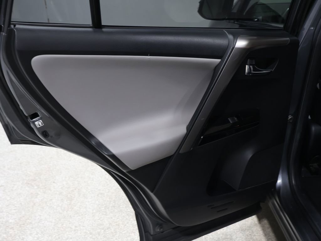 Used 2018 Toyota RAV4 Limited w/ Advanced Technology Package image 20