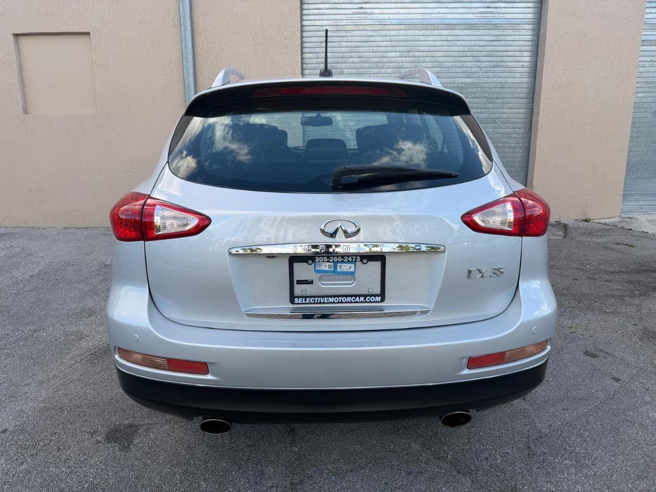 Used 2010 INFINITI EX35 Journey RWD image 12