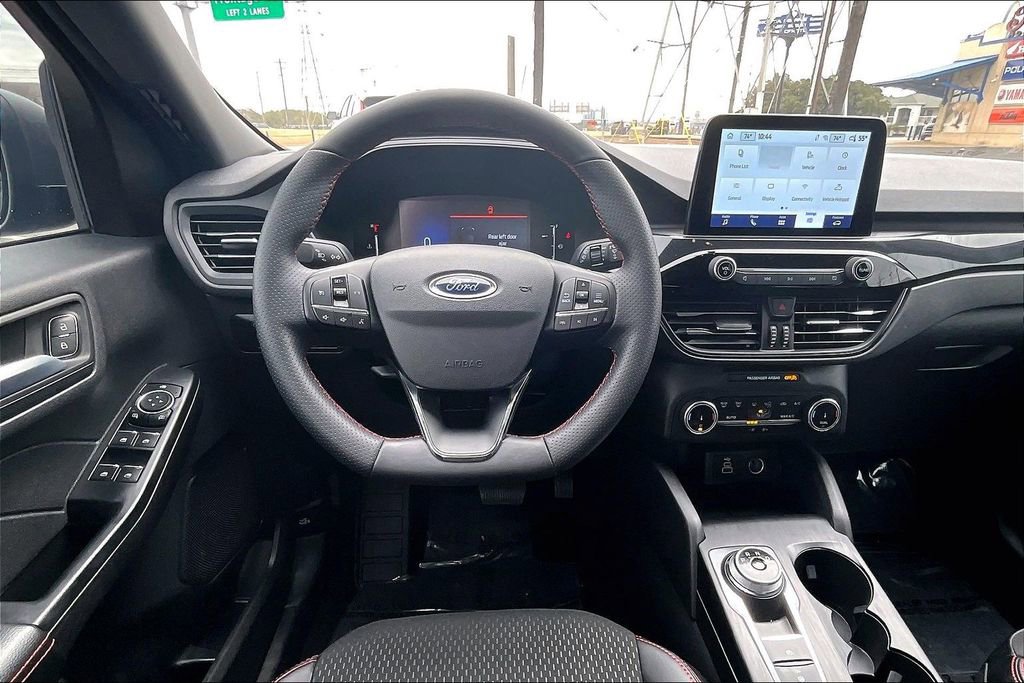 Used 2025 Ford Escape ST-Line image 8
