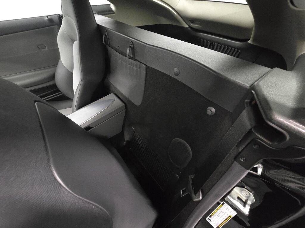 Used 2006 Chrysler Crossfire Limited RWD image 90