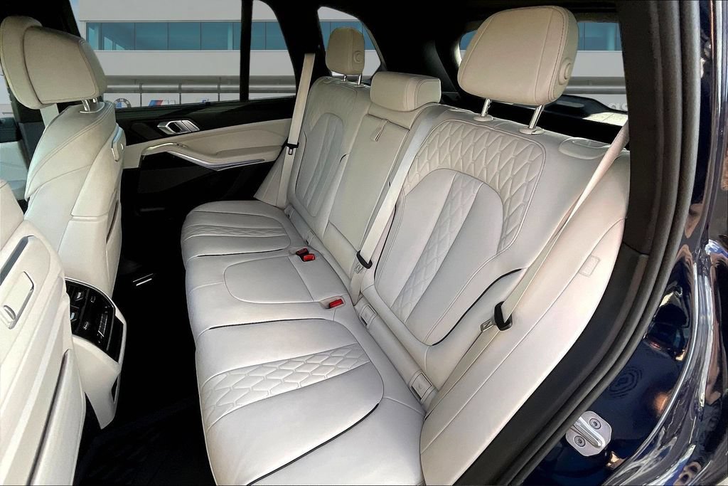 Used 2025 BMW X5 xDrive40i w/ Executive Package AWD/4WD image 22