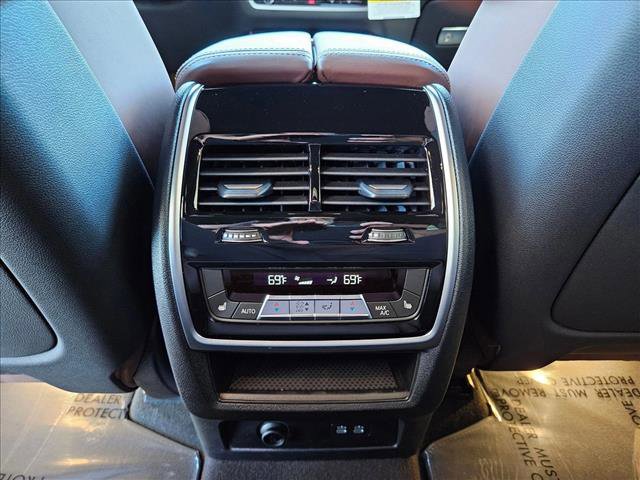 New 2026 BMW X7 M60i image 17