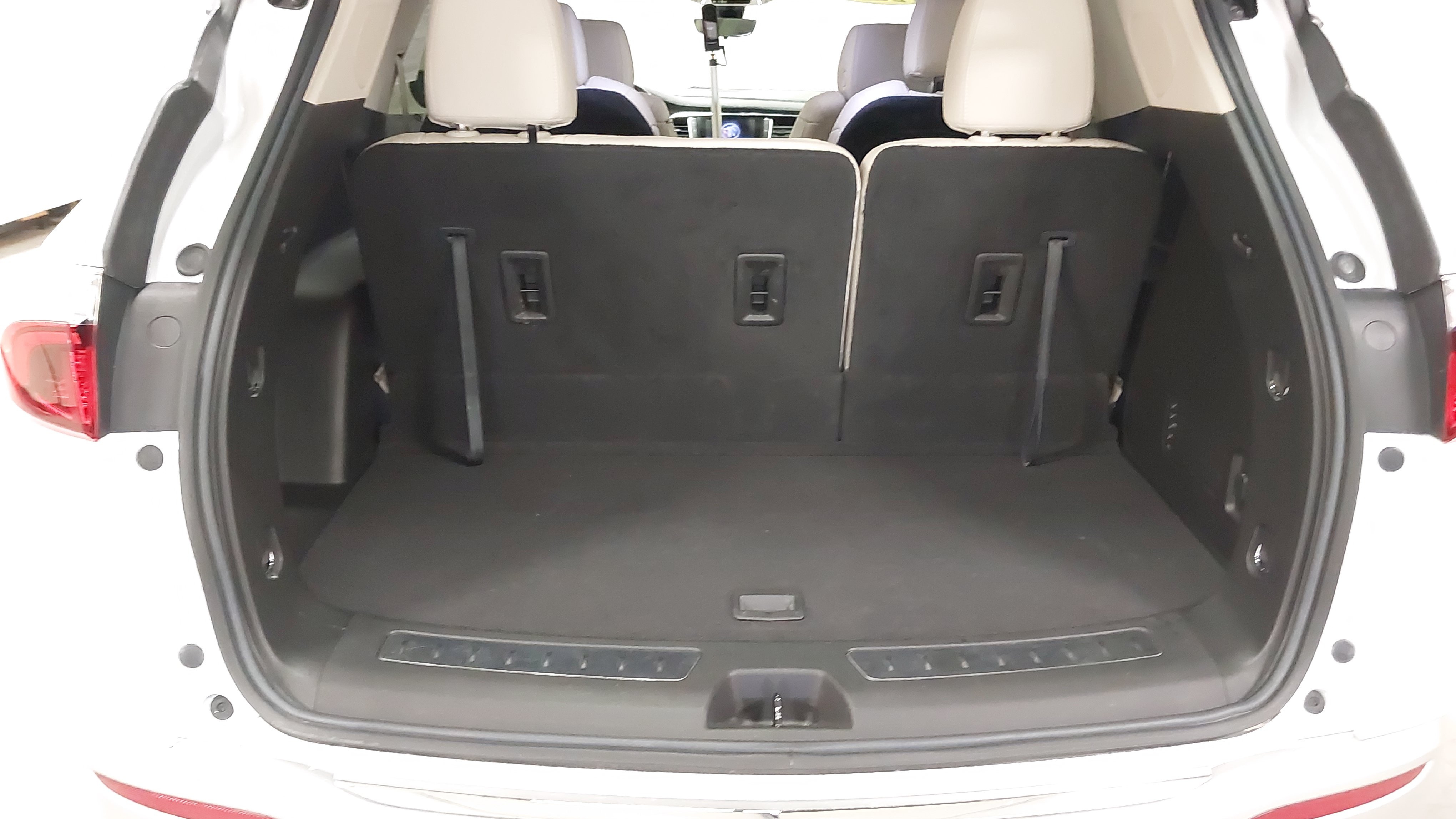 Used 2023 Buick Enclave Essence AWD/4WD image 27