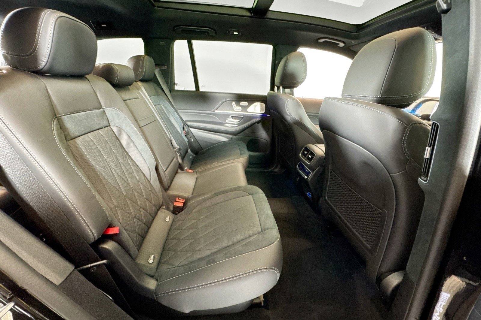 New 2026 Mercedes-Benz GLS 63 AMG 4MATIC image 26