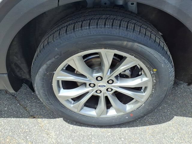 Used 2023 Ford Explorer XLT w/ Equipment Group 202A AWD/4WD image 9