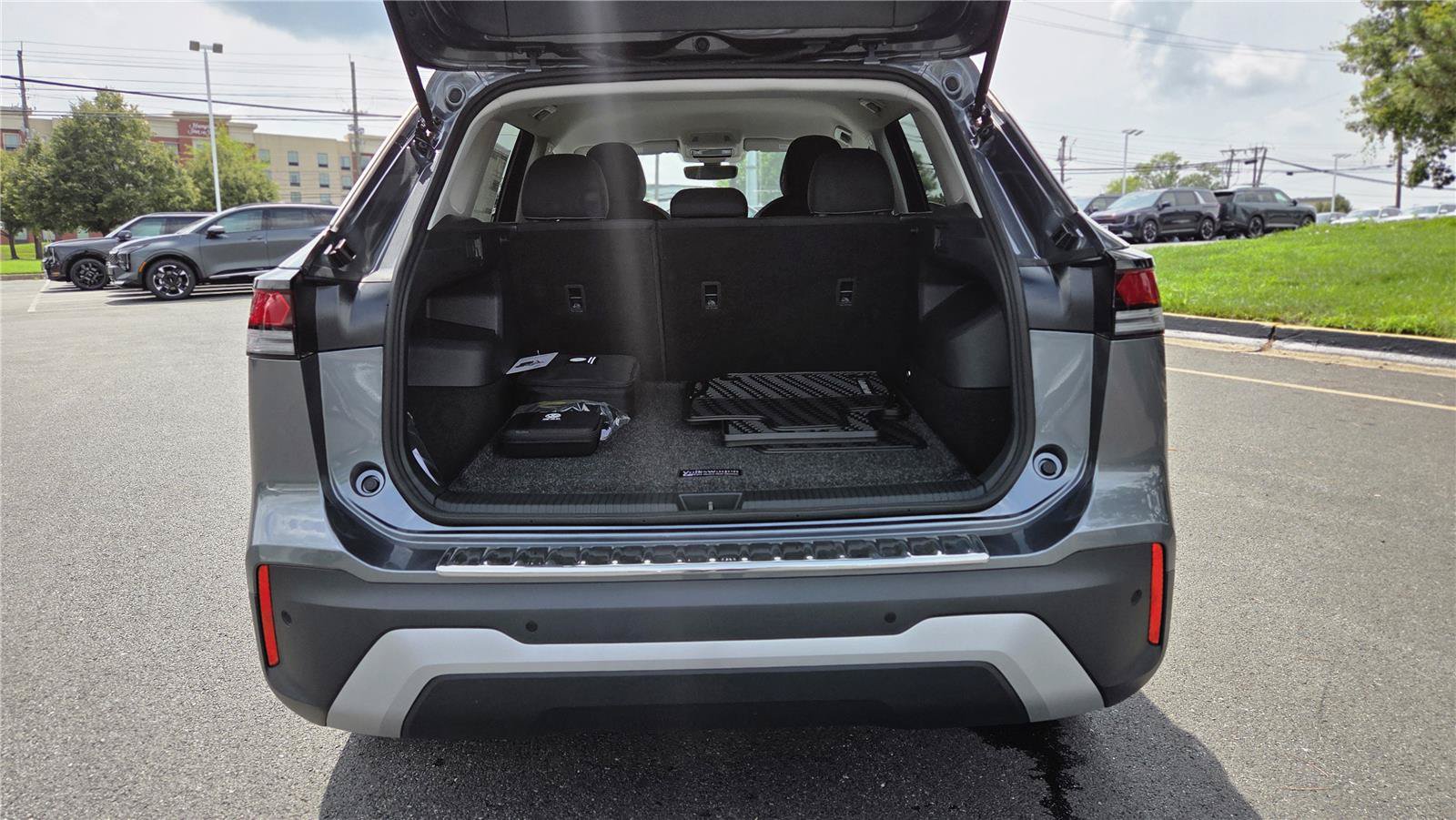 New 2026 Volkswagen Tiguan S FWD image 5