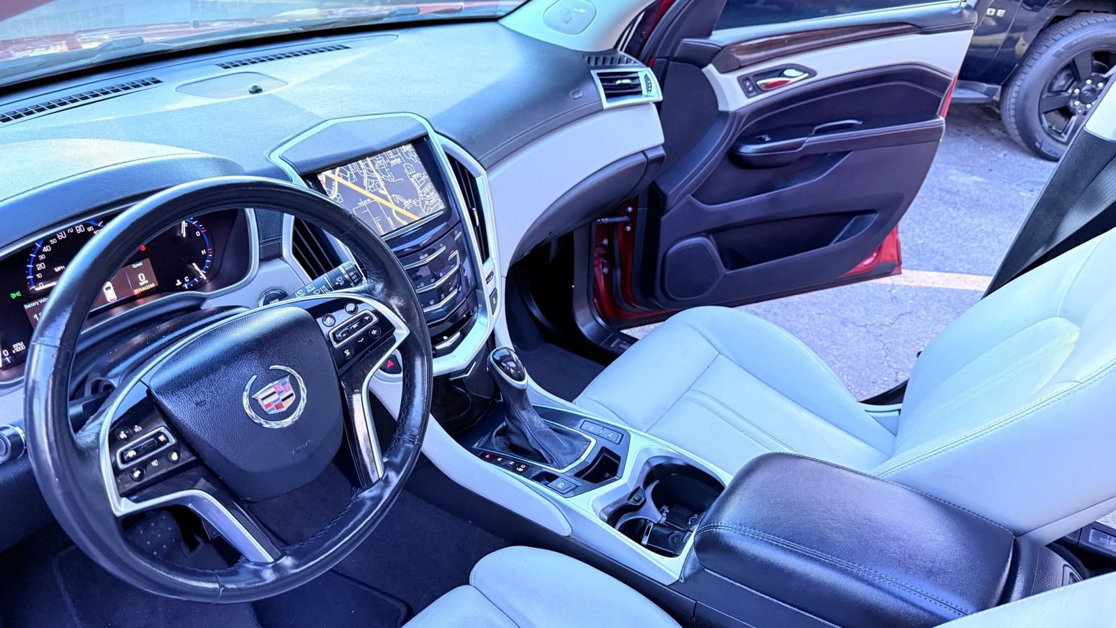 Used 2014 Cadillac SRX Luxury AWD/4WD image 11