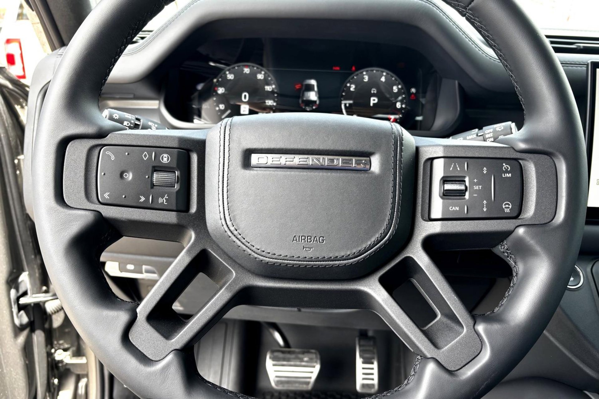 Used 2025 Land Rover Defender 110 X image 13