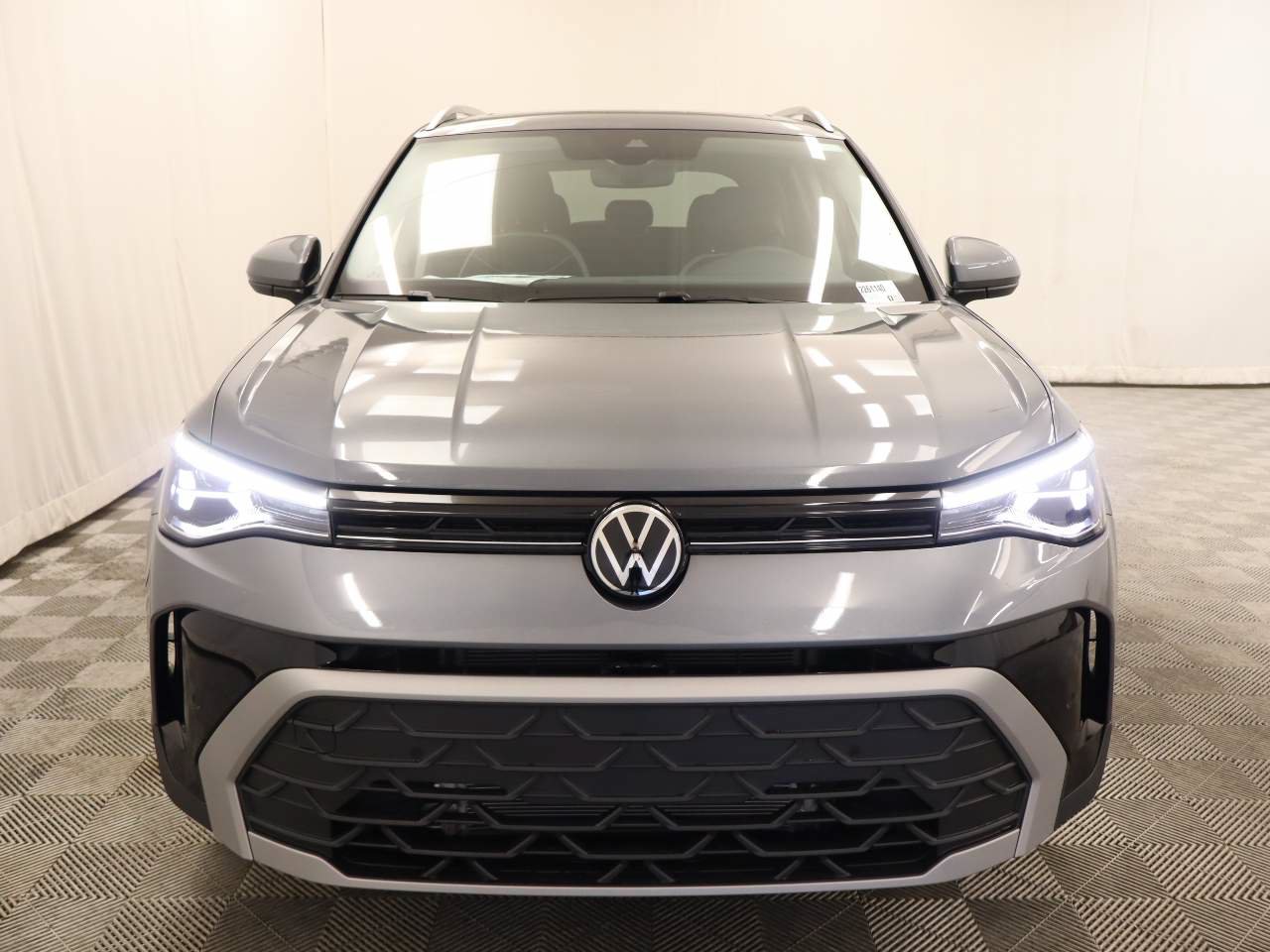 New 2026 Volkswagen Taos SE FWD image 4