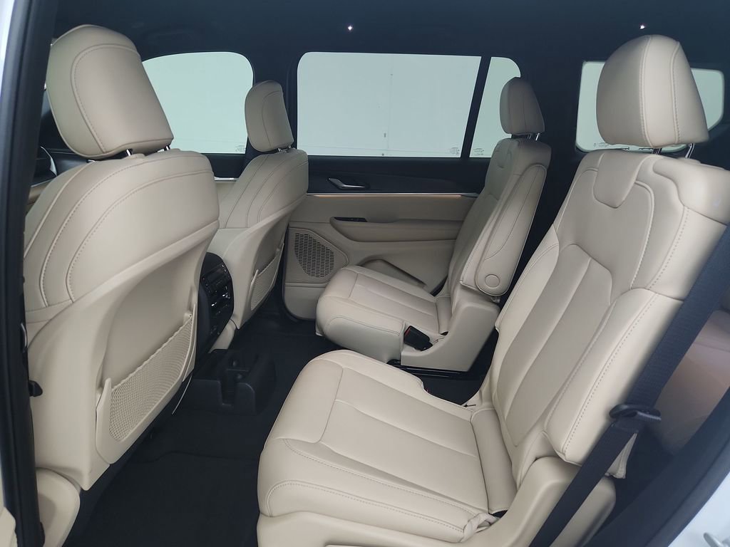 New 2025 Jeep Grand Cherokee L Limited w/ Trailer Tow Package image 31