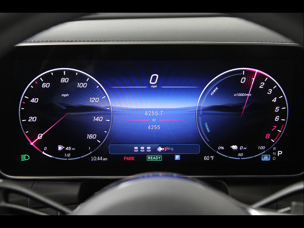 Used 2025 Mercedes-Benz GLC 350e 4MATIC image 9