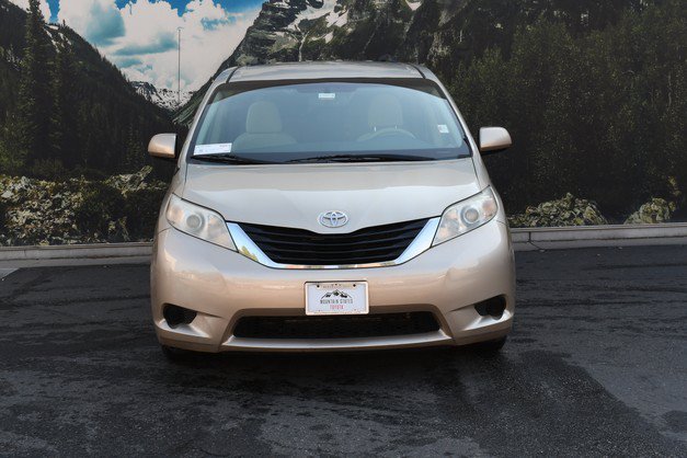 Used 2014 Toyota Sienna LE FWD image 5