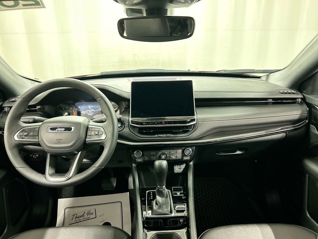 Used 2024 Jeep Compass Latitude w/ Convenience Group image 18