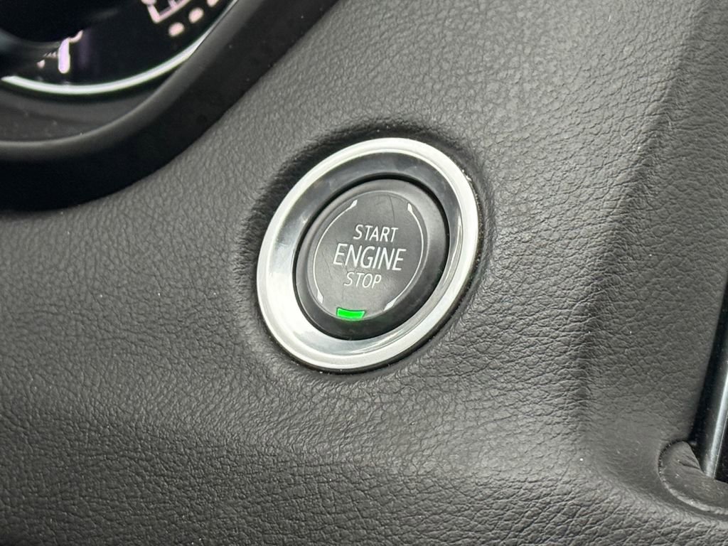 Used 2023 Cadillac XT4 Premium Luxury FWD image 23