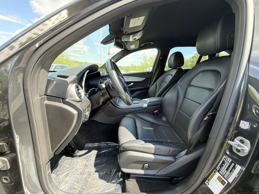 Used 2021 Mercedes-Benz GLC 300 4MATIC image 13