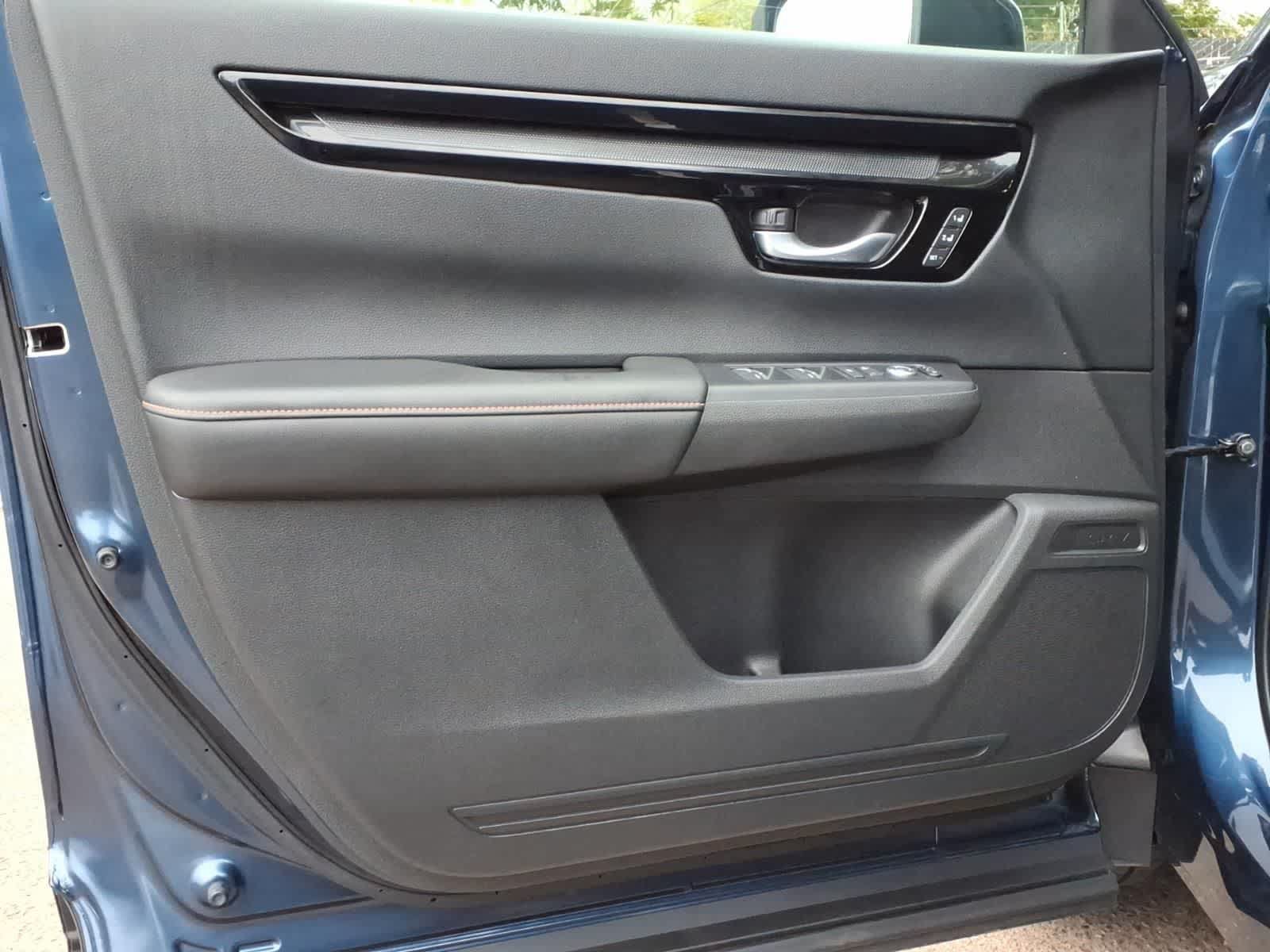 Certified 2025 Honda CR-V Sport Touring image 13