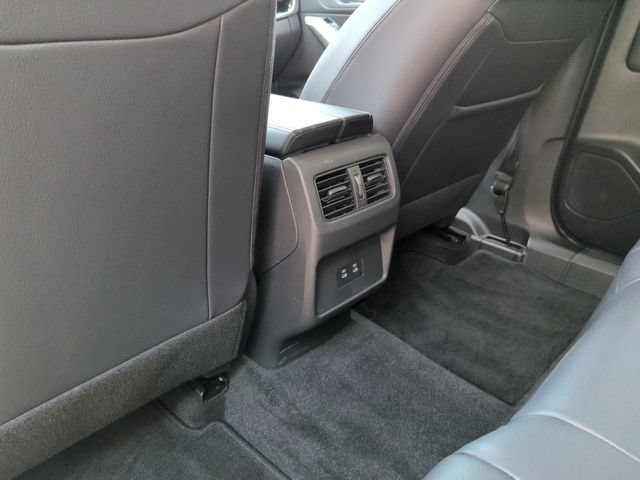 Used 2025 Nissan Rogue SL AWD/4WD image 28