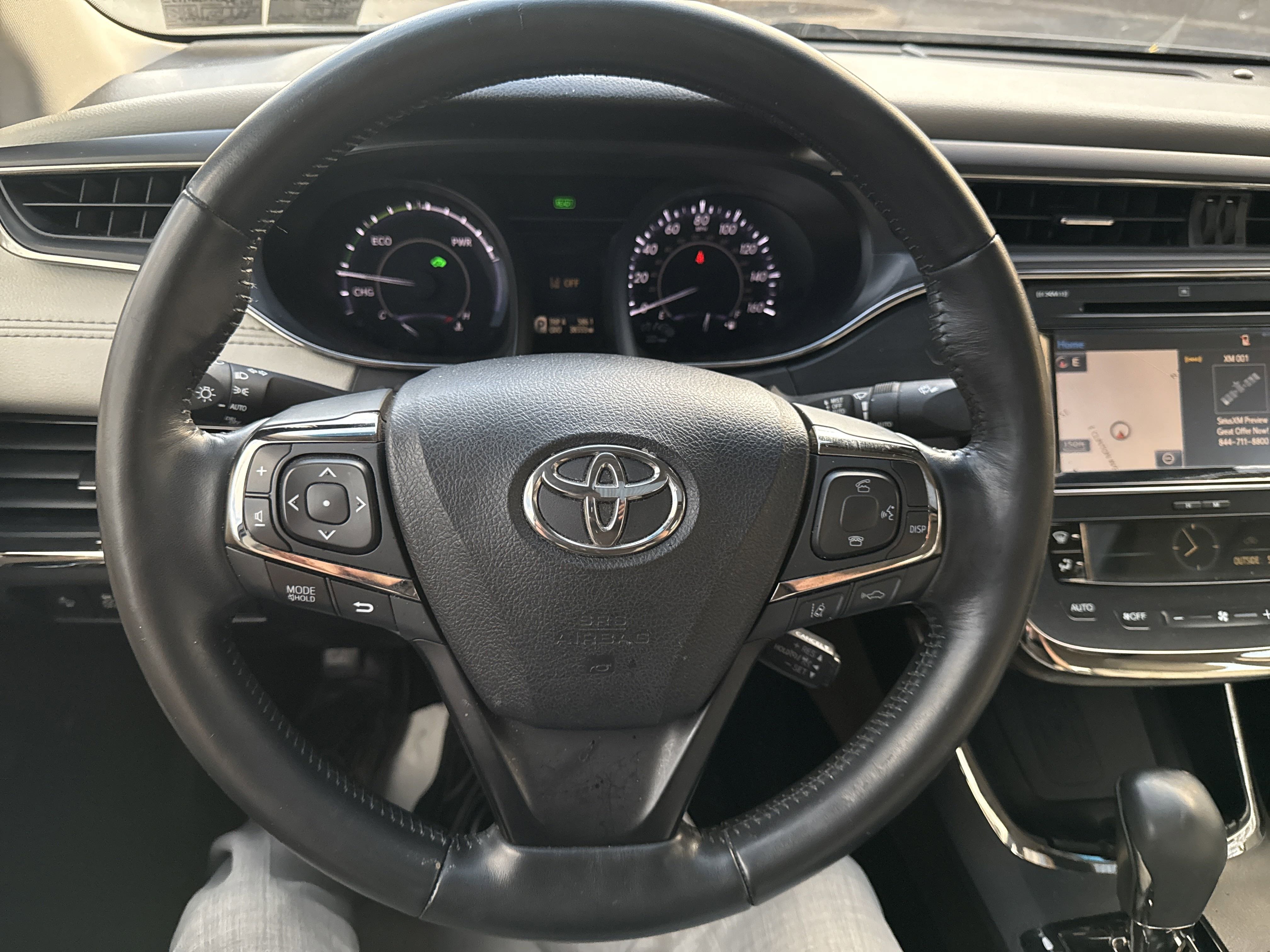 Used 2018 Toyota Avalon Limited image 17