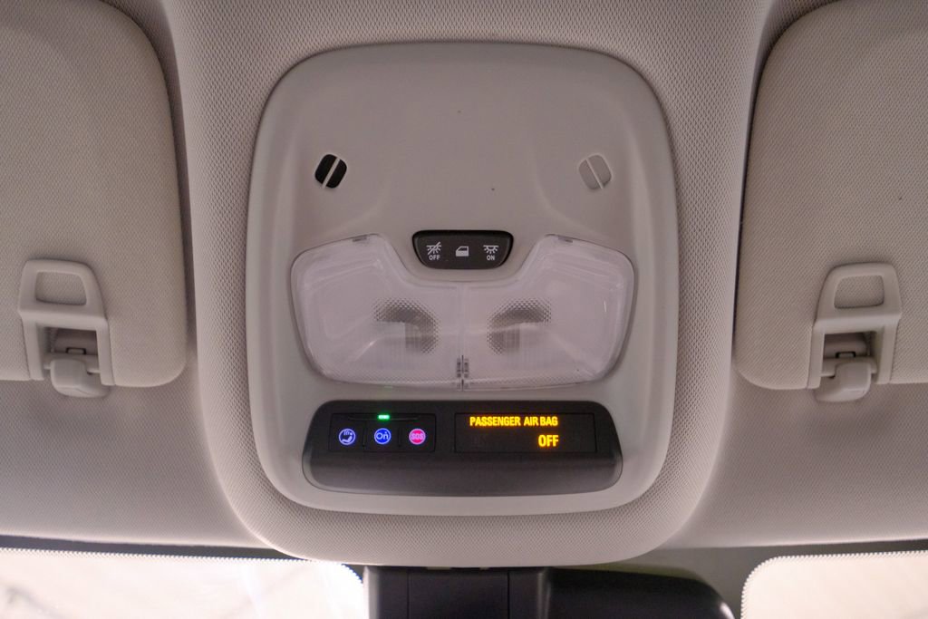 Used 2025 Chevrolet TrailBlazer LT image 32