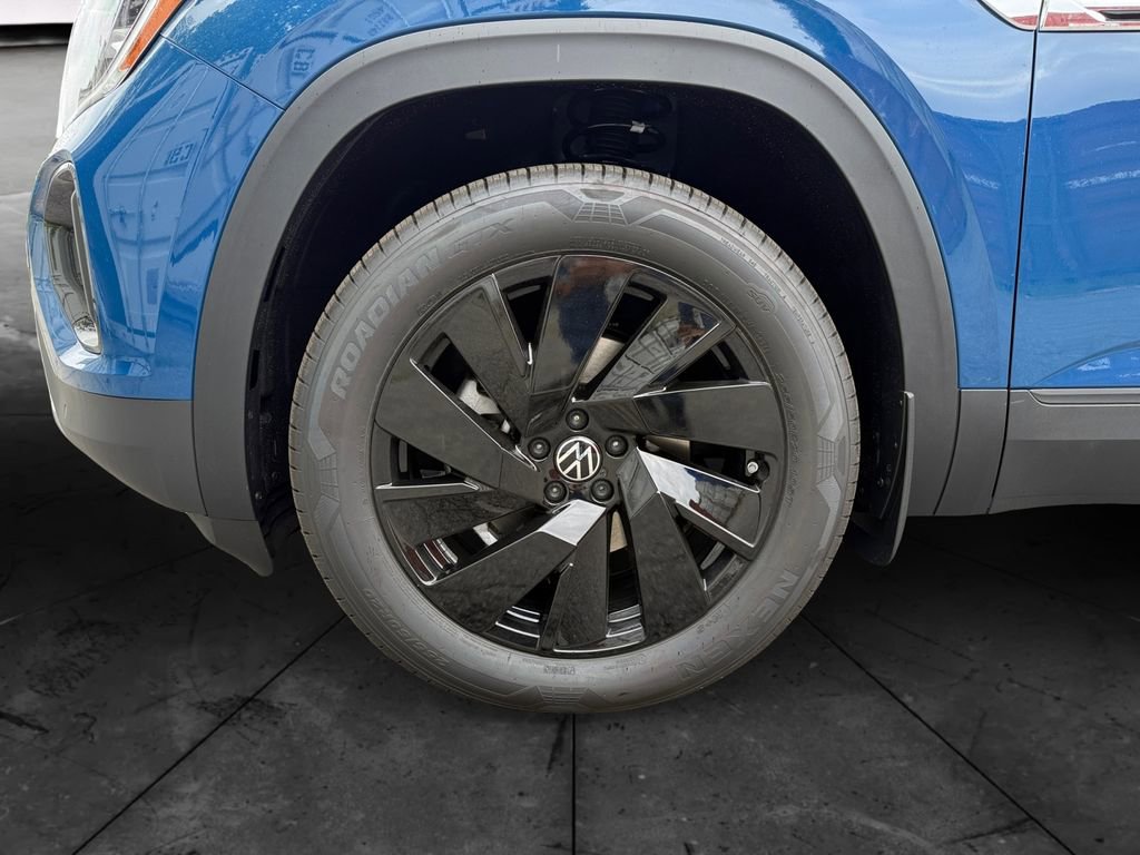 New 2025 Volkswagen Atlas Cross Sport SE image 14