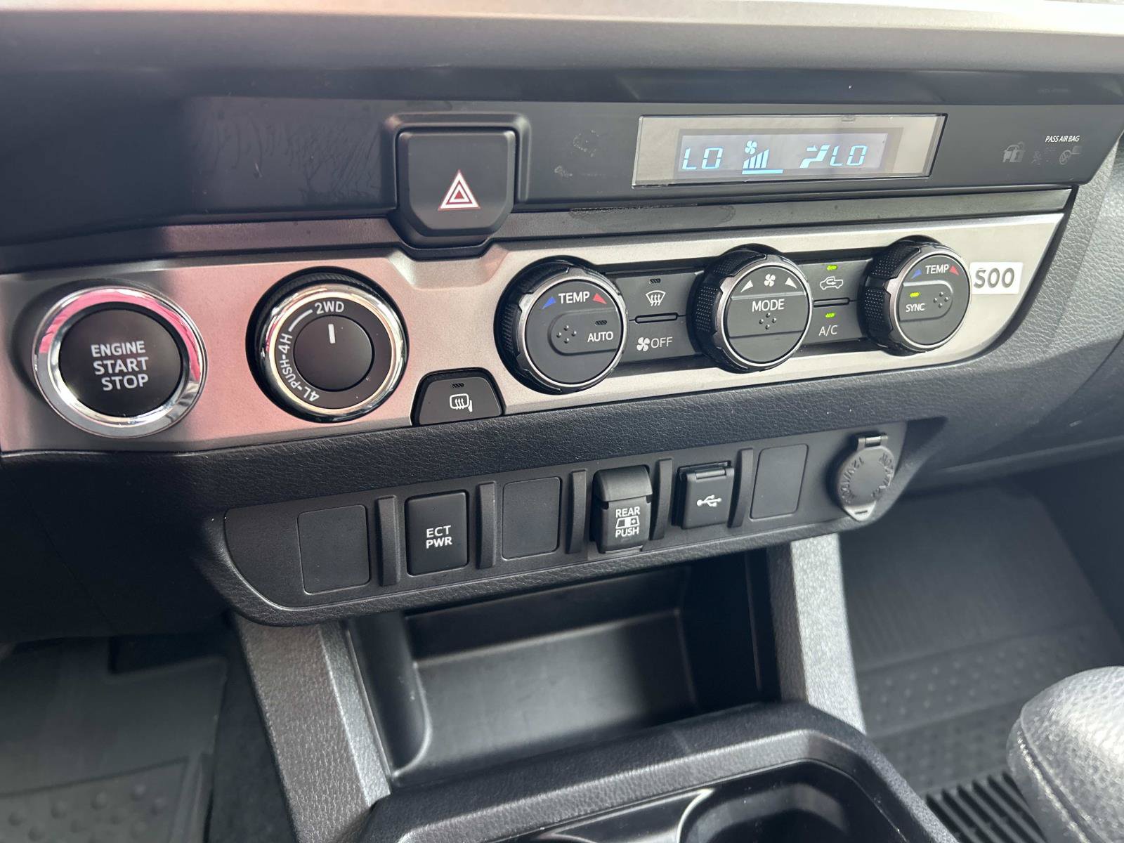 Used 2023 Toyota Tacoma SR5 AWD/4WD image 31