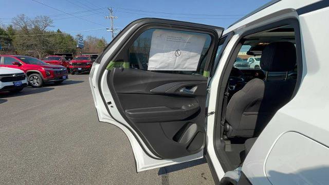 New 2026 Chevrolet TrailBlazer LT w/ LT Cold Weather Package AWD/4WD image 29