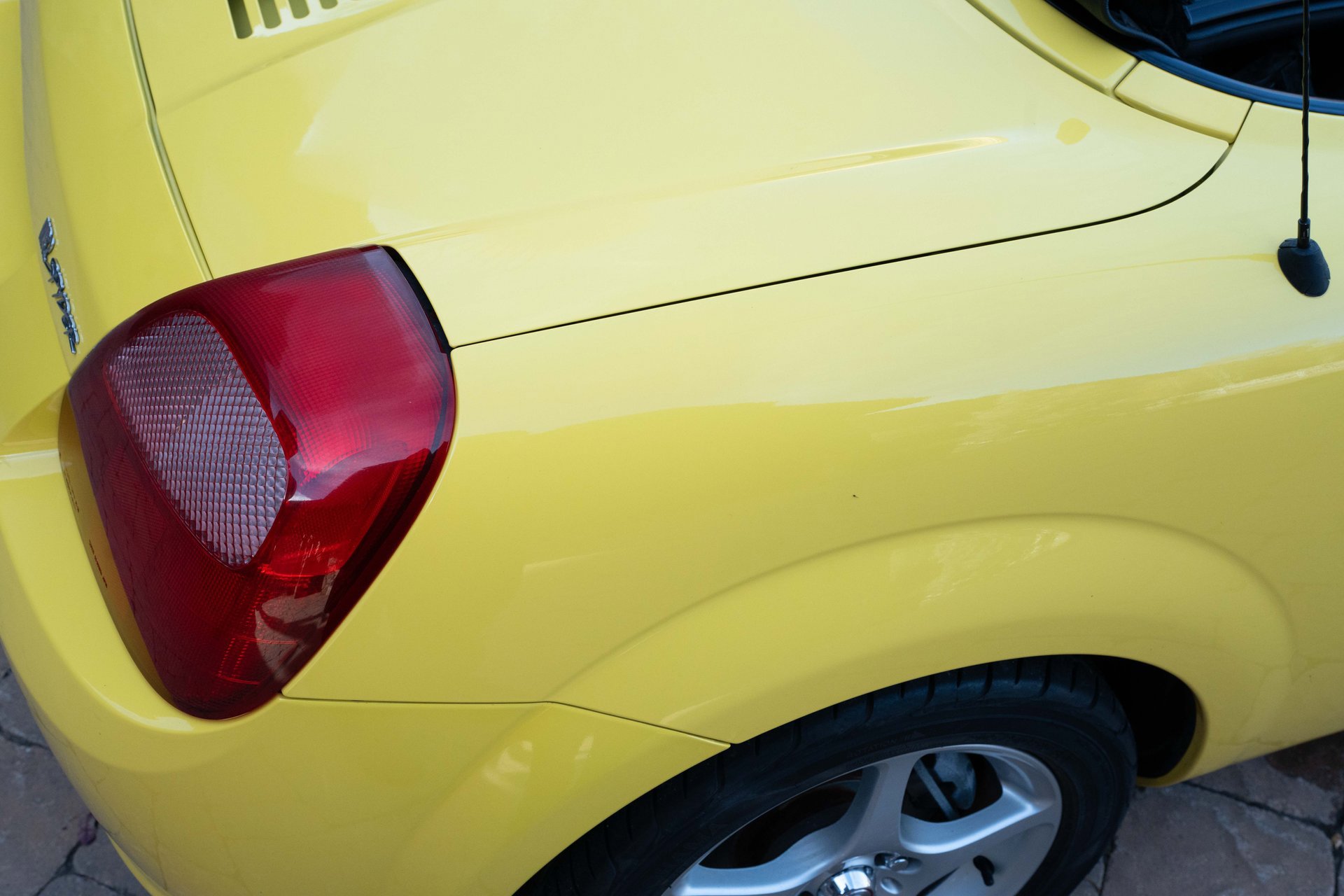 Used 2001 Toyota MR2 image 10