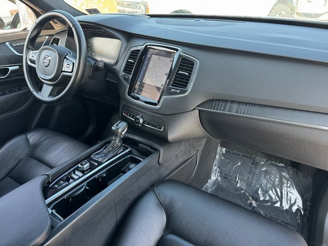 Used 2020 Volvo XC90 T6 Momentum w/ Protection Package Premier image 21