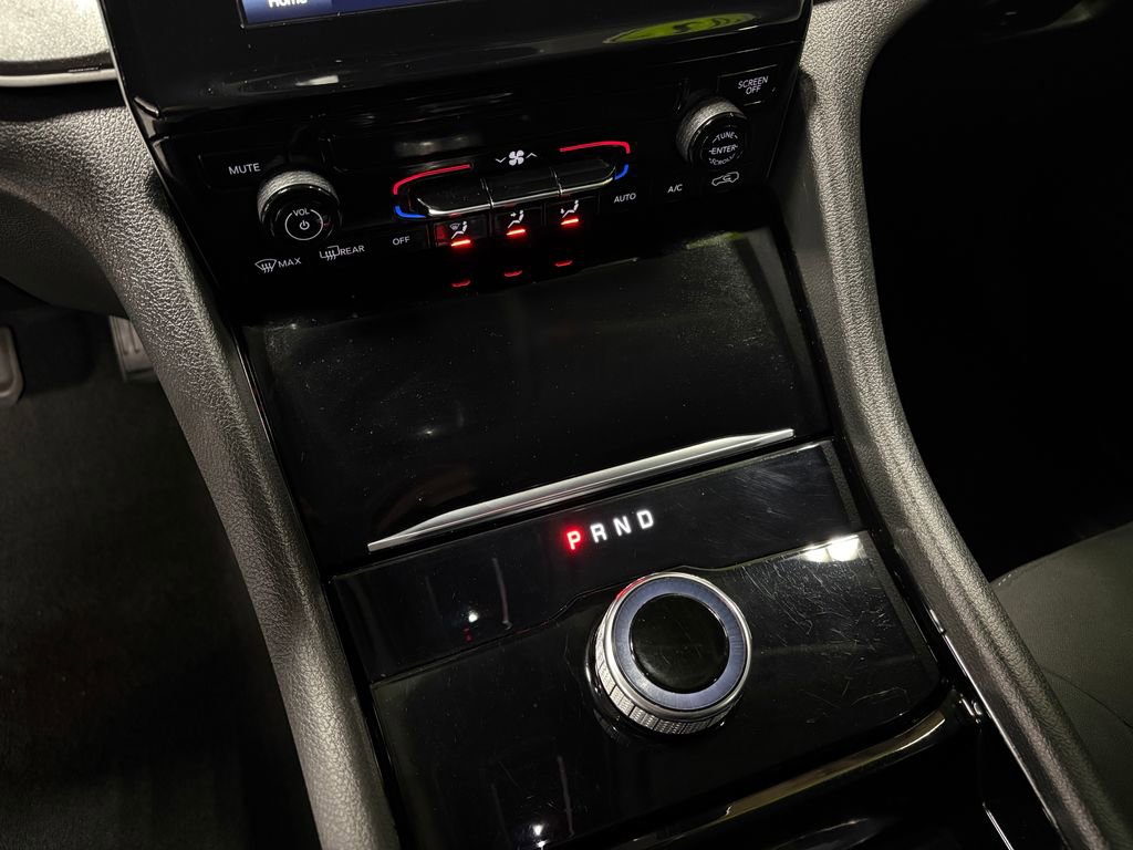 Used 2023 Jeep Grand Cherokee L Laredo AWD/4WD image 21