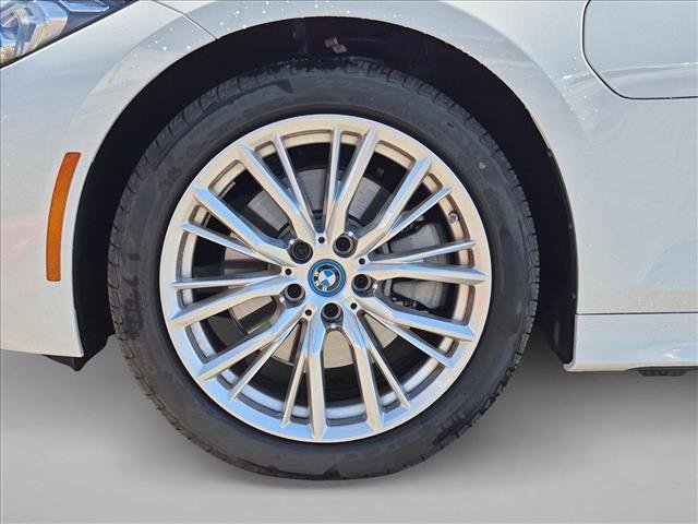 Used 2024 BMW 330e w/ Premium Package RWD image 15