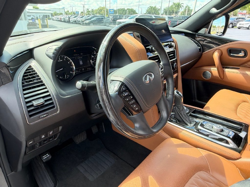 Used 2024 INFINITI QX80 Sensory AWD/4WD image 10