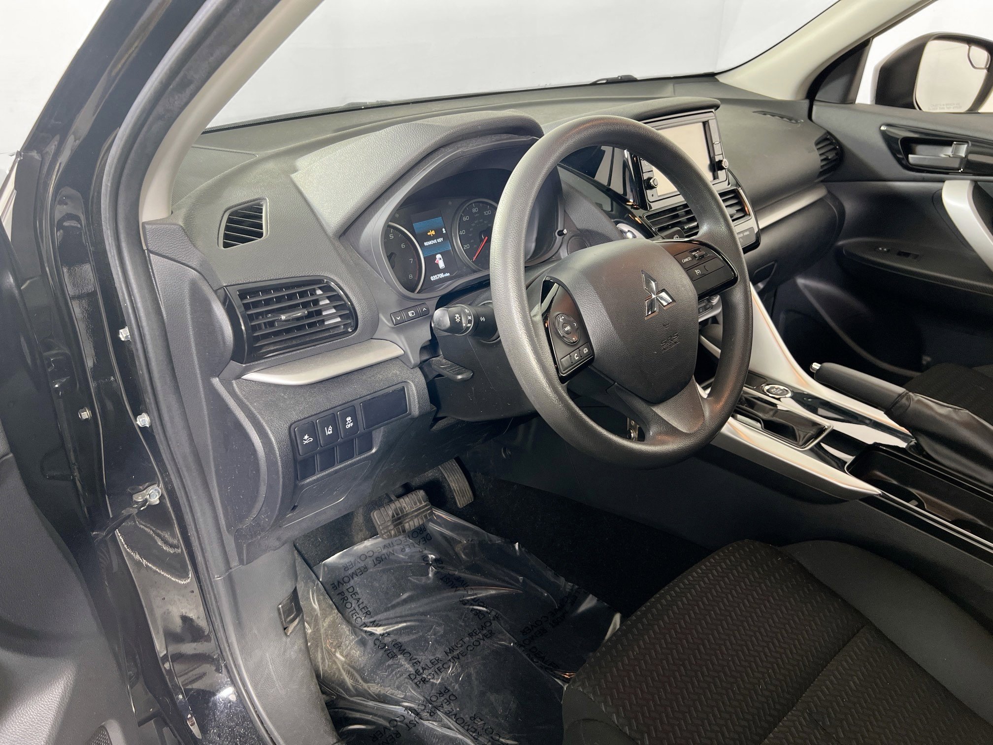 Used 2022 Mitsubishi Eclipse Cross ES image 9