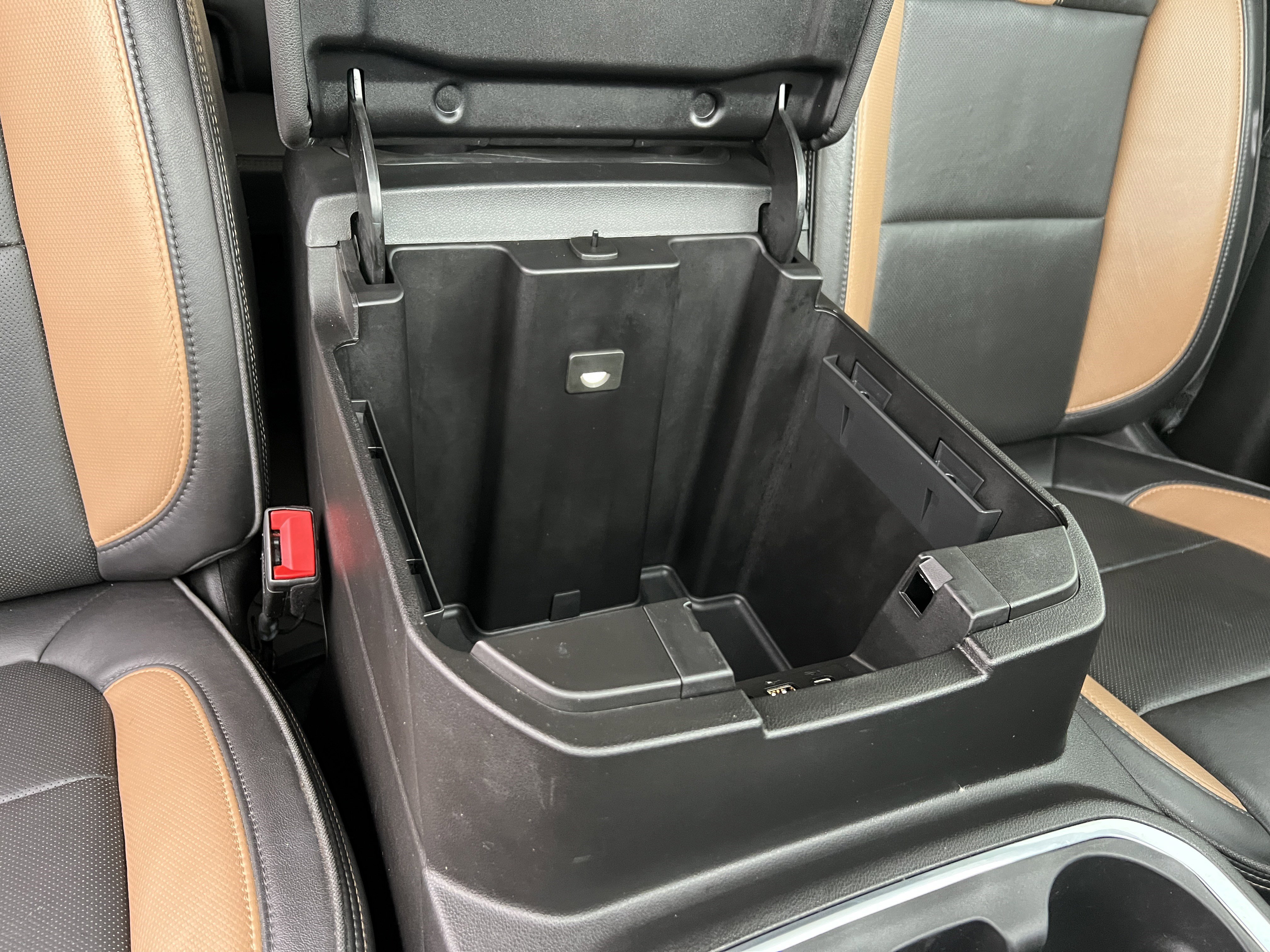 Used 2021 Chevrolet Silverado 2500 LTZ w/ Carhartt Edition image 27