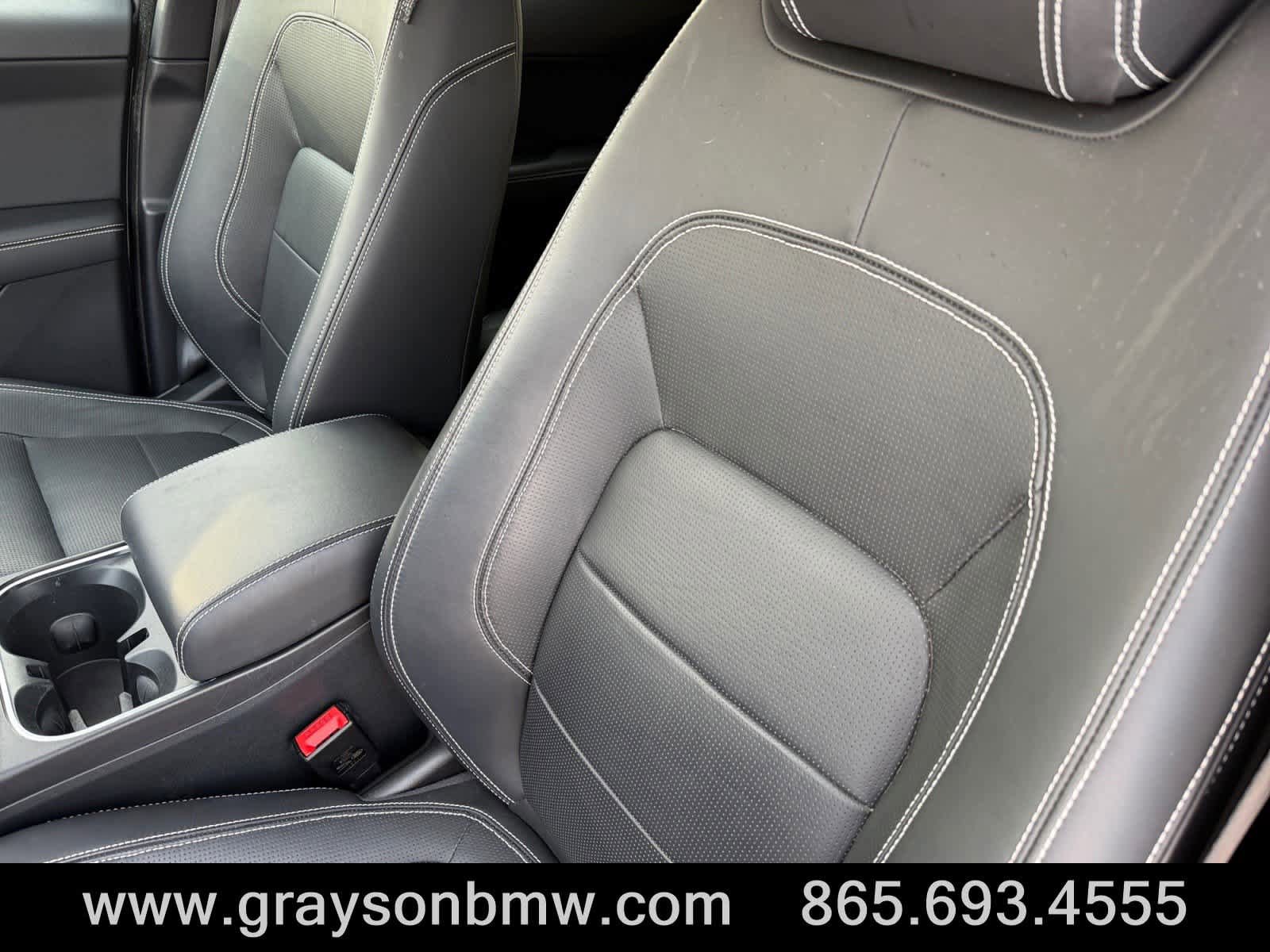 Used 2019 Jaguar E-PACE R-Dynamic HSE image 12
