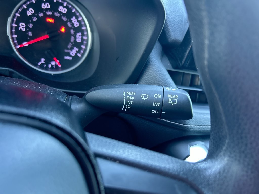 Used 2019 Toyota RAV4 LE FWD image 18