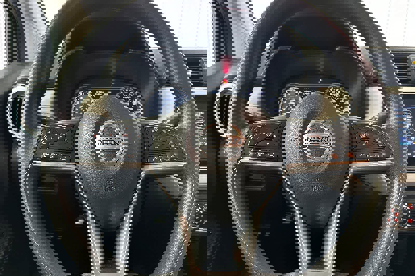 Used 2021 Nissan Versa SV image 24