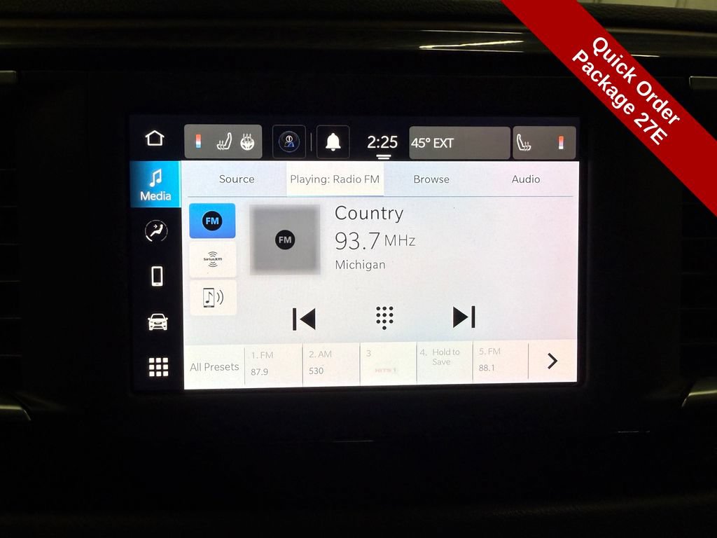 Used 2022 Chrysler Voyager LX FWD image 23