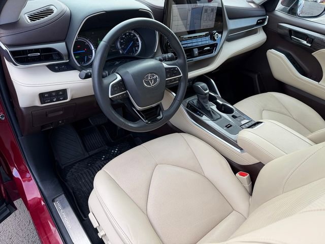 Certified 2022 Toyota Highlander Limited image 13