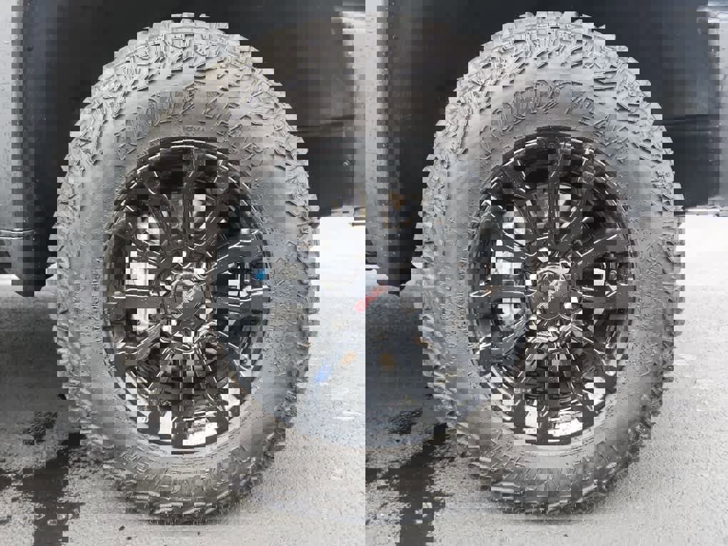 Used 2023 GMC Sierra 1500 AT4X image 10