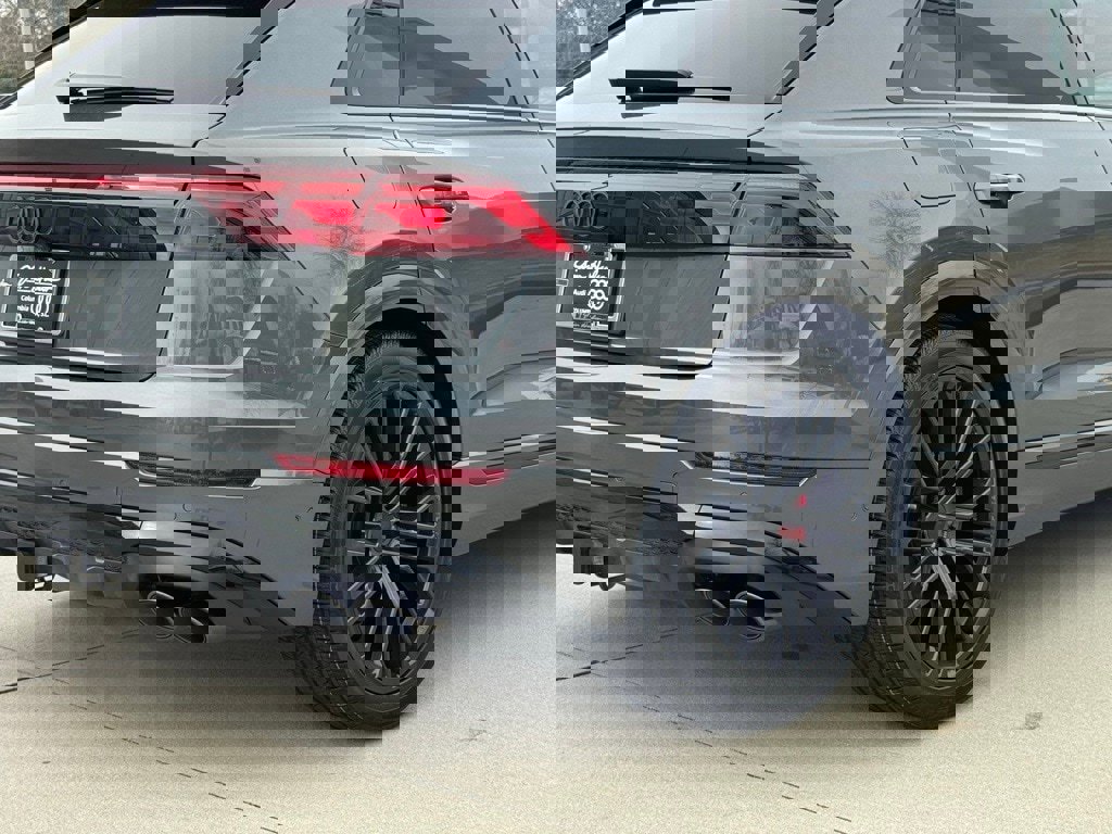 New 2026 Audi SQ8 Prestige image 15