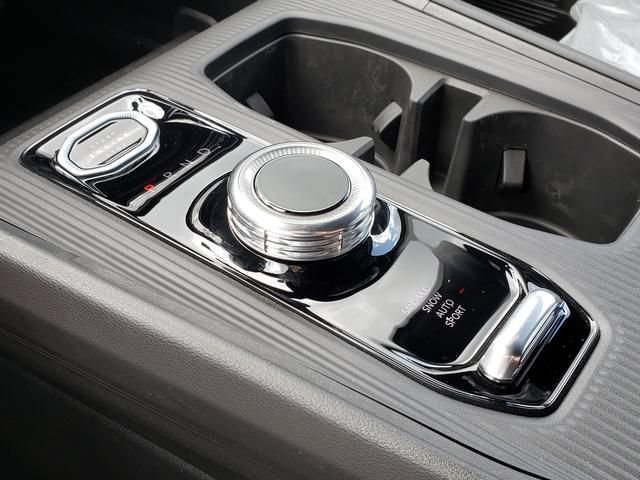 New 2026 Jeep Cherokee Laredo AWD/4WD image 11